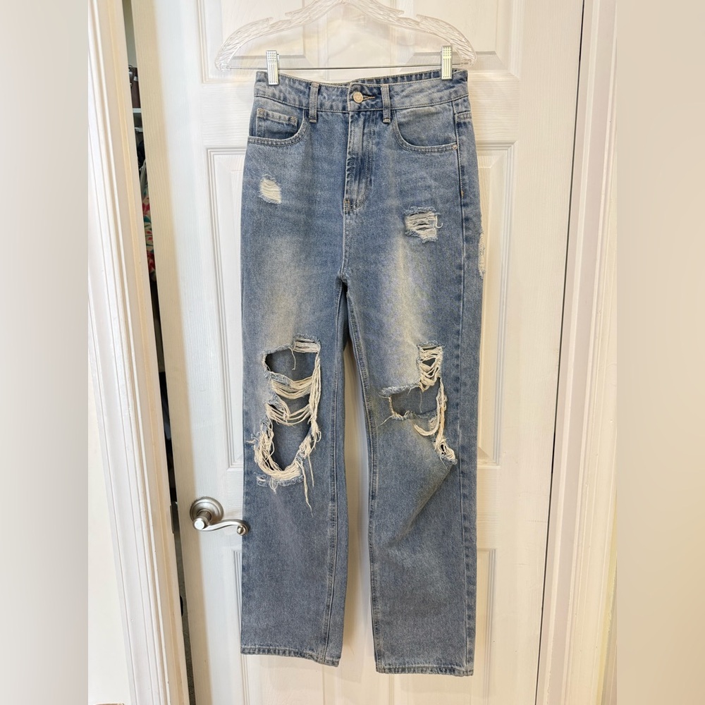 SHEIN Light Blue Distressed Straight Leg Jeans
